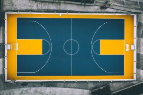 2026世界杯转播权FIFA报价2.5亿美元-关键时刻贴柱绝杀！深圳男篮融合德甲远射灵感与魔术式内部沟通，刷新队史纪录